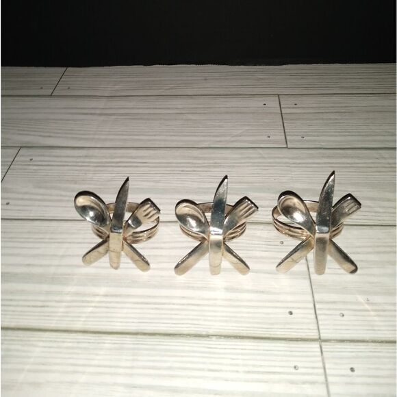 Vintage Crossed Fork Knife Spoon Napkin Rings Silver Tone Metal Utensil Set Of 3 - Picture 1 of 6